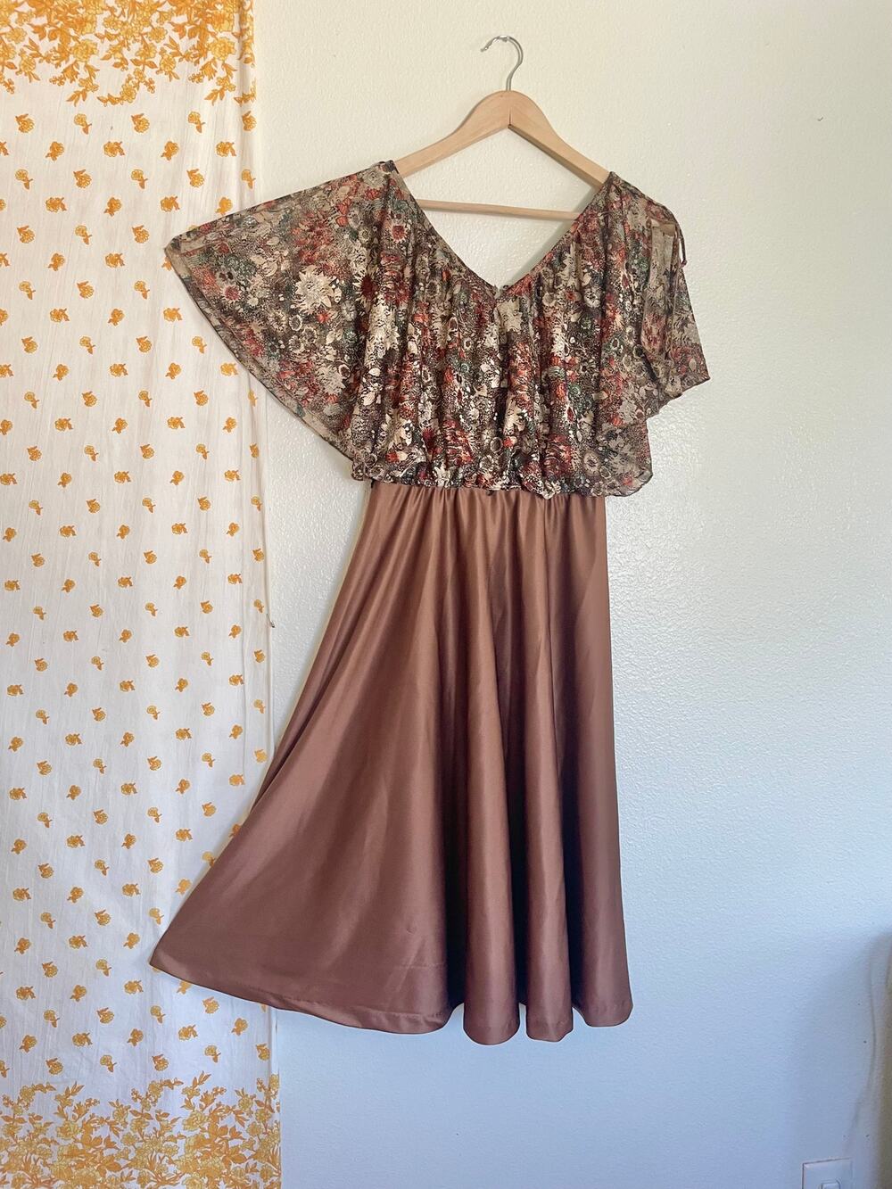 Vintage 70s Brown Satin Floral Lace Cape Sleeve Midi Dress 13/14